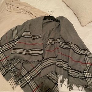 Grey shawl Vfraas fits all sizes